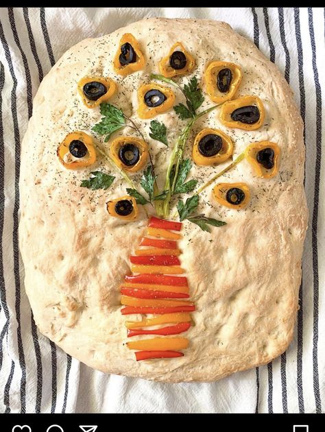 Focaccia Recipes, Foccacia Bread, Focaccia Bread Recipe, Kreative Snacks, Christmas Bread, Pizza Art, Food Art For Kids, Bread Art, Party Food Platters