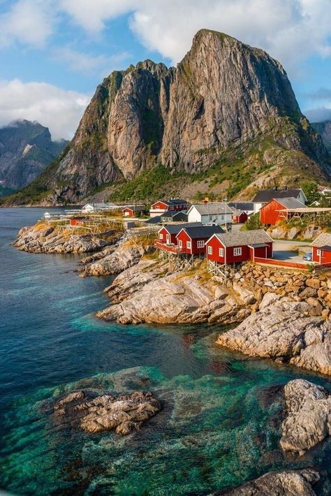 Norway Roadtrip, Summer Vacation Activities, Norway Vacation, Lofoten Norway, Northern Lights Norway, Circle Outline, Nordland, Norway Travel, Travel Wishlist