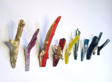 Driftwood Hooks, Eclectic Wall Hooks, Painted Driftwood, Diy Holz, Painted Sticks, Weekend Projects, Coastal Chic, Diy Inspiration, Guest Bedroom