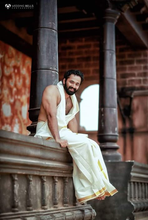 Dhoti Photoshoot Men, Lungi Poses Men, White Lungi For Men, Hindu Outfit, Groom Wedding Look, Traditional Photo Poses, Onam Photoshoot Ideas, Groom Stills, Onam Photoshoot