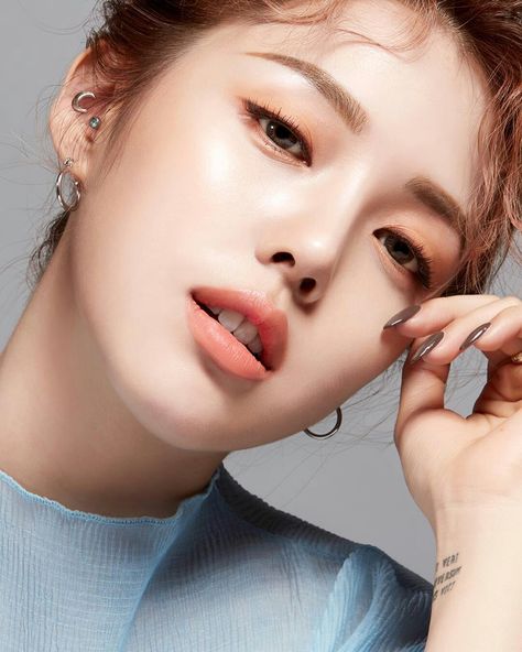 Pony park hye min make up ★$★ Pony Effect Makeup, Pony Makeup, Pony Effect, Korean Makeup Tips, Korean Beauty Tips, Korean Makeup Look, Korean Beauty Secrets, Korean Makeup Tutorials, Beauty Youtubers