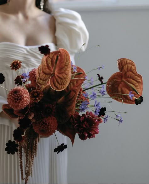 Autumnal Bouquet, Orange Purple Wedding, Orange Bouquets, Orange Wedding Flowers, Red Wedding Flowers, Red Bouquet, Wedding Reception Flowers, Romantic Bouquet, Hand Bouquet