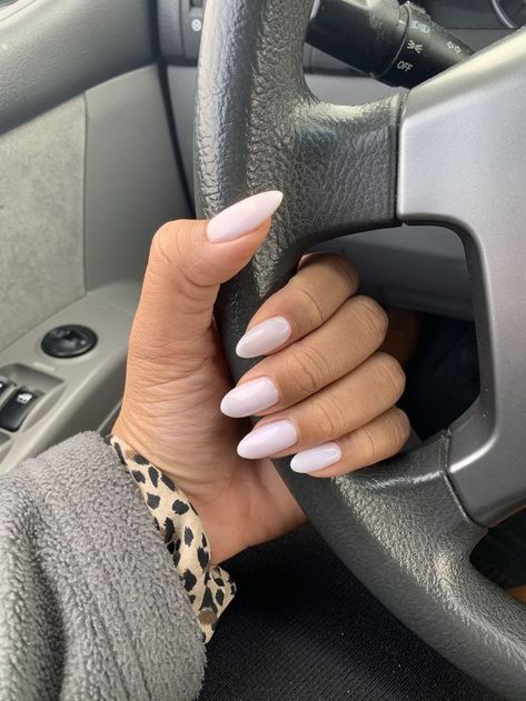 10 Classy Almond Nail Designs ideas #naildesign #summernails2022 #almondnail Classy Office Nails, Simple Nails Almond Shape, Classy Almond Nails Natural, Soft Almond Nails, Neutral Almond Nails Classy, Neutral Nails Almond Shape, May Nails Colors, Nails Colors 2023, Almond Nails Neutral