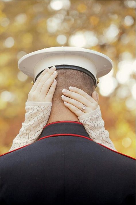 V Usmc Wedding, Marine Corps Wedding, Man In Uniform, Marine Wedding, Military Photography, Military Couples, Engagement Shots, Military Wedding, Military Love