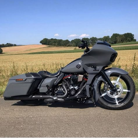 Harley Davidson Motorcycles Street Glide, Hd Street Glide, Street Glide Bagger, Harley Bagger, Street Glide Harley, Mobil Bmw, Custom Motorcycles Harley, Road Glide Custom, Harley Davidson Model