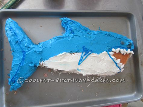 Coolest Shark Birthday Cake... This website is the Pinterest of birthday cake ideas Birthday Cake Red Velvet, Birthday Cake Red, Shark Birthday Cake, Birthday Ecards Funny, Shark Birthday Cakes, Cake Red Velvet, Birthday Cake For Mom, New Birthday Cake, Shark Cake