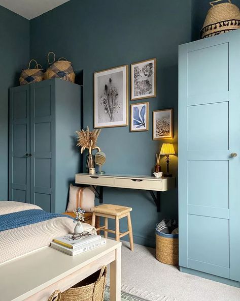 Paint Ikea Wardrobe, Freestanding Wardrobe Bedroom, Painted Pax Wardrobe, Ikea Pax Painted, Painted Ikea Wardrobe, Ikea Pax Kids Room, Pax Wardrobe Ideas, Freestanding Wardrobe, Dutch Interior