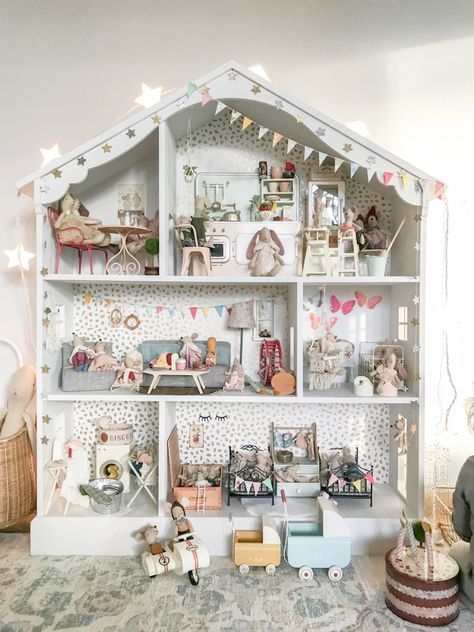 Maileg Dollhouse, Maileg Doll House, Old Bookshelves, Maileg Dolls, Mini Bunting, Doll House Plans, Fabric Garland, Furniture Modern, Barbie House