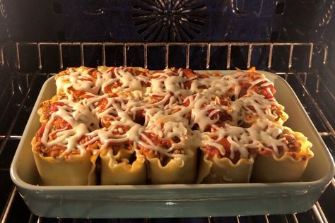 Roll Out Of Bed Bake, How To Cook Lasagna, Lasagna Rolls Recipe, Lasagna Roll Ups, Lasagna Roll, Lasagna Rollups, Recipe Generator, Lasagna Rolls, No Noodle Lasagna