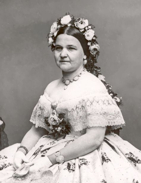 Mary Todd Lincoln, American First Ladies, Lady Mary, Robert Smith, Teaching History, American Presidents, Interesting History, Us History, Women In History