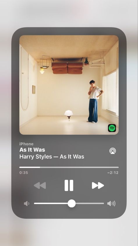 Screenshot Spotify Song, Spotify Music Screenshots, Iphone Music Player, Music Cover Photos, Self Pictures, Facebook Layout, Music Collage, Music Recommendations, Best Friend Quotes Funny