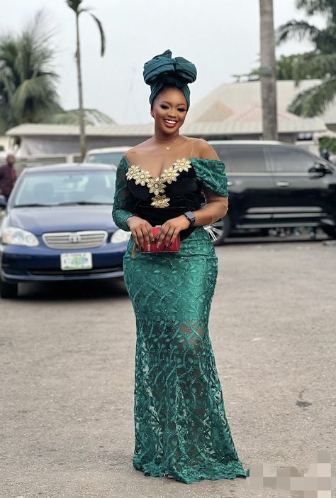 Chantilly Lace Asoebi Styles, Simple Lace Styles For Ladies, Latest Lace Gown Styles Aso Ebi 2023, Lace Mixed With Plain Material Asoebi, Asoebi Lace Styles Classy 2023, Aseobi Design 2023 Lace, Ashoebi Gowns Lace Styles, Emerald Green Asoebi Lace Styles, Styles For Lace Gown Asoebi