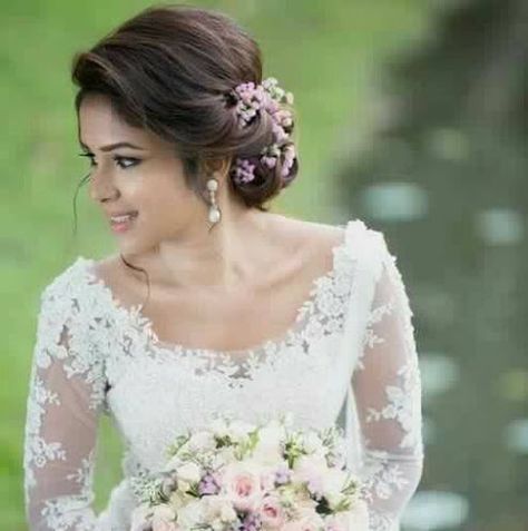 Hairstyles For The Wedding - Flowers in the hair, Bridal Look WeddingNet #weddingnet #braid #bun #flowers  #hairstyles #bride Christian Wedding Hairstyles, Christian Wedding Dress, Christian Wedding Gowns, Christian Bridal Saree, Hairstyles For Gowns, Bridal Hairstyle Indian Wedding, Wedding Bun, Christian Bride, Indian Wedding Gowns