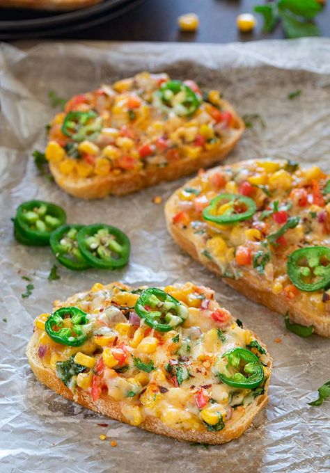 Masala Corn Toast, Bread Starters Recipes, Corn Toasties Recipes, Corn Indian Recipes, Indian Party Recipes, Indian Brunch Ideas, Indian Appetizers Vegetarian, Snack Crackers Recipes, Indian Snack Recipes Vegetarian