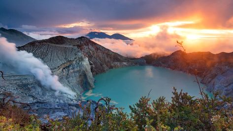 Mount Rinjani, Kawah Ijen, Mount Batur, East Java, Scenic Beauty, Raw Beauty, I Want To Travel, Cultural Experience, Incredible Places