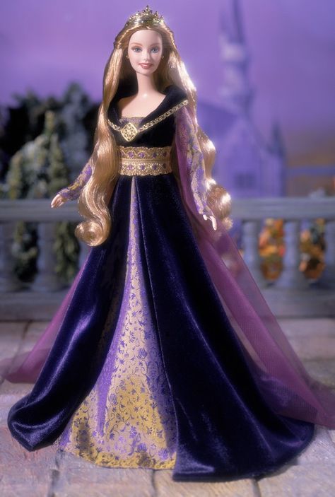 Princess of the French Court™ Barbie® Doll | Barbie Collector    Collector Edition, Release Date: 12/1/2000     Product Code: 28372 Princess Barbie Dolls, Dolls Of The World, Barbie Gowns, Barbie Style, Barbie Toys, Princess Collection, Barbie Princess, Barbie I, Barbie Collector