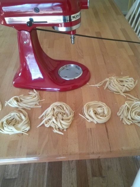 Home Made Egg Noodles, Bake Easy Recipes, Egg Noddles, Noddle Recipes, Noodle Recipes Homemade, Kitchenaid Pasta, Egg Noodle Recipes, Kitchen Aid Recipes, Homemade Egg Noodles