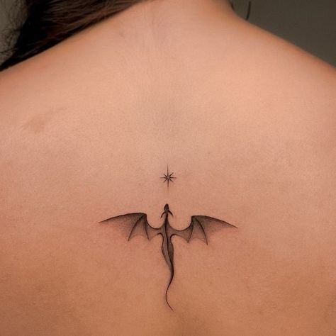 Tattoo Ideas Female Back Spine Dragon, Tattoo Ideas Female Back Spine, Dragon Tattoo Simple, Cute Dragon Tattoo, Tattoo Ideas Female Back, Small Dragon Tattoos, Bookish Tattoos, Tattoo Artist Tattoo, Dragon Tattoo For Women