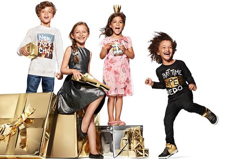 h&m Archives - Page 2 of 4 - mini:licious by wendy lam H&m Christmas, Christmas Campaign, Holiday Campaign, Crop Top Designs, Ad Fashion, Campaign Fashion, Kids Styles, Beauty Shots, Fashion Project