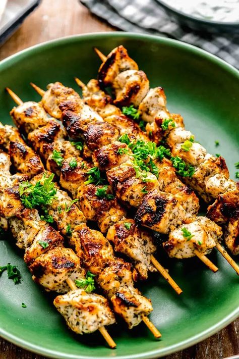 Grilled Chicken Dinner, Greek Chicken Souvlaki, Souvlaki Recipe, Salad Appetizer Cups, Chicken Souvlaki, Greek Seasoning, Table For Two, Chicken Shawarma, Greek Dishes