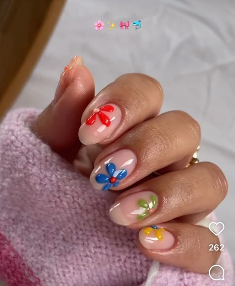 Nails Flowers Simple, Cool Disney Nails, 70s Flower Nails, Nails 2024 Flowers, Retro Flower Nail Art, Groovy Nail Art, Colorful Groovy Nails, Groovy Floral Nails, Hello Nails