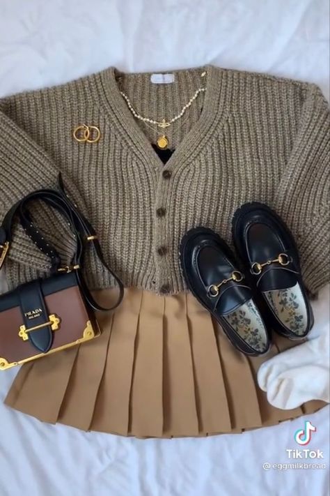 00s Mode, Old Money Outfits, Mode Hipster, Mode Grunge, School Images, Outfits For School, Blair Waldorf, 가을 패션, Preppy Outfits