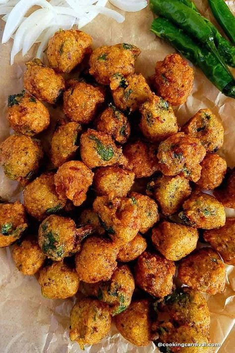 Gujarati Food Recipes, Gujrati Foods, Gujarati Sabji Recipe, Gujarati Breakfast, Snacks Savory, Gujarati Dal, Indian Diet Recipes, Chicken Handi, Lentil Fritters