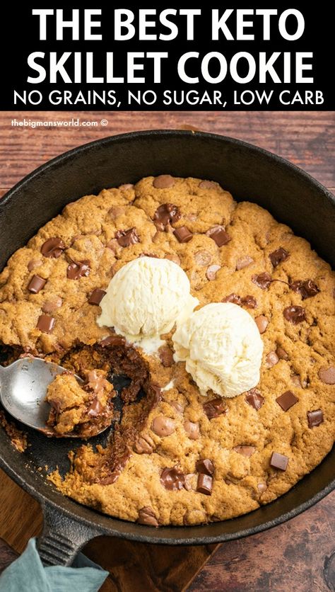 Keto Skillet Chocolate Chip Cookie Cast Iron, Keto Chocolate Chip Skillet Cookie, Keto Skillet Cookie, Keto Skillet Recipes, Soft Low Carb Foods, Keto Pizookie, Healthy Cookie Skillet, Keto Chocolate Chip Cookie, Keto Skillet