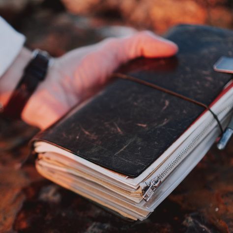 The "TRAVELER’S notebook" has a leather cover that embellishes with age, it also has a white notebook and a pouch in organic cotton. We hope that once your traveler is in hand, it will make you want to travel. Write down what you feel or what you think in your notebook that follows you in all your travels. . Amazing picture from @itsandysama / @memoriesofsama . . . . . #stationerylover #madeinjapan #design #designers #japan #minimalist #midori #adventure #travel #travelers #travelersnotebook #t Writing Aesthetic Notebook, Travelers Notebook Ideas Inspiration, Travelers Notebook Aesthetic, Travelers Notebook Planner, Travellers Notebook Inspiration, Travelers Notebook Setup, Notebook Pouch, Travelers Notebook Inserts, Travelers Company Notebook