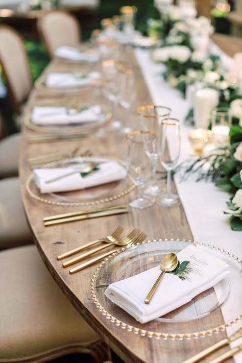 Clear Charger Plates, Dean Geyer, Jillian Murray, Wedding Plate Setting, Ideas For Wedding Reception, Clear Plates, Reception Tables, Gold Flatware, Signs Wedding