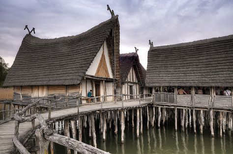 Pfahlbaumuseum Unteruhldingen is a fascinating outdoor museum of reconstructed 3,000 to 4,000 year old villages build on poles into the lake of Constance Pile Dwelling, Outdoor Museum, Stilt Houses, Open Air Museum, Lake Constance, Air Museum, Celtic Style, Best Build, Fantasy Places