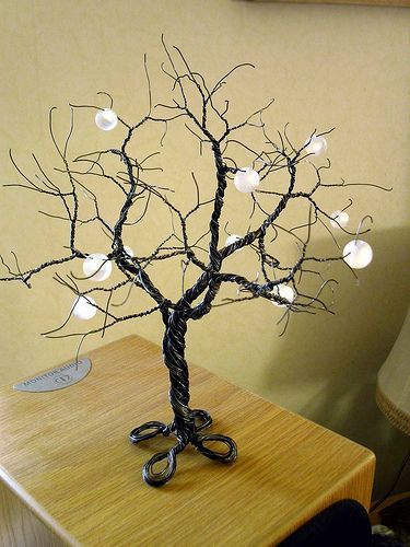 Wire tree | Wire tee made of twisted iron wire decorated wit… | Flickr Diy Wire Tree, Sculptures Sur Fil, Wire Tree Sculpture, Wire Trees, Art Wire, Wire Tree, Diy Cans, Iron Wire, Tree Sculpture