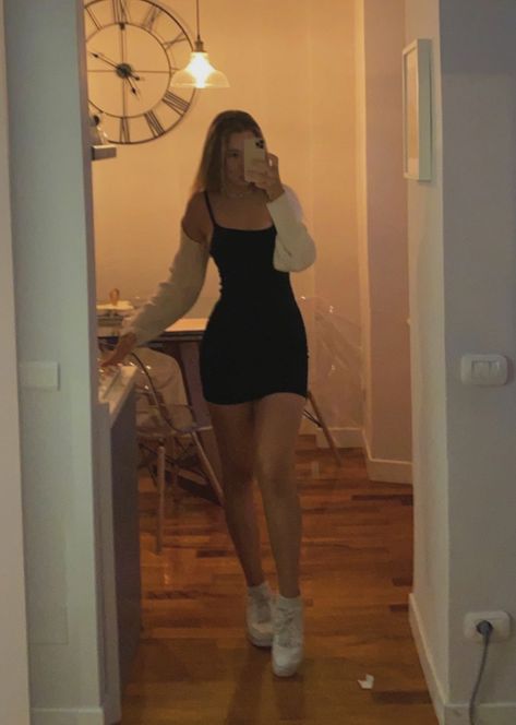 Black Cami Dress Outfit, Black Short Dress Aesthetic, Mini Black Dress Aesthetic, Tight Dress Poses, Black Body Con Dress Outfit, Small Black Dress Outfits, Cute Black Dress Outfits, Black Mini Dress Outfit Casual, Black Tight Short Dress