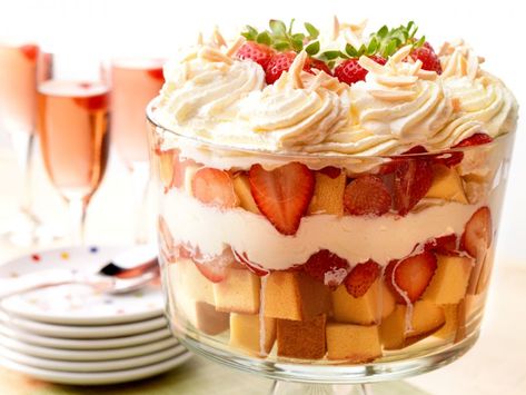 Fresh strawberries, mascarpone cream cheese and pound cake layer in this trifle recipe that’s as decadent as it is beautiful. Trifles are a traditional English dish that is simple and quick to prepare. Gluten Free Trifle, Strawberry Mascarpone, English Dishes, Homemade Jelly, Trifle Dish, Mascarpone Cream, Dairy Free Alternatives, Strawberry Jelly, Trifle Recipe