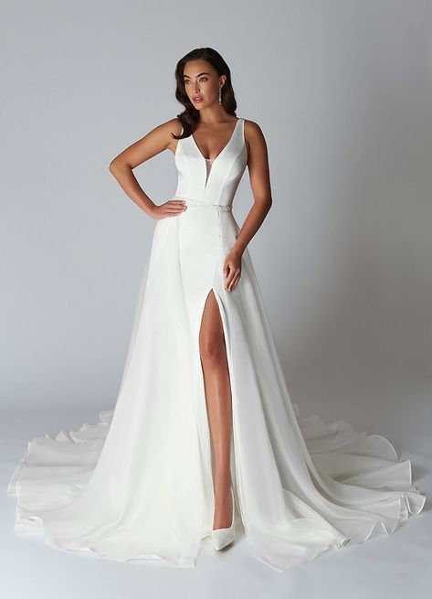 What do you think of the Azazie Rylee Print Limited Edition , come check them out! Modern Elegant Wedding Dress, Wedding Dresses Diamonds, Wedding Dress Beaded, Modern Elegant Wedding, White Mermaid, V Neck Wedding Dress, Wedding Dress Train, Wedding Dresses Beaded, Long Train