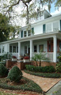 Eclectic Exterior Design Ideas, Pictures, Remodel and Decor Eclectic Exterior, Brick Walkways, Front Porch Design Ideas, Brick Porch, Front Porch Steps, Porch Design Ideas, Brick Pathway, Brick Steps, Walkway Design