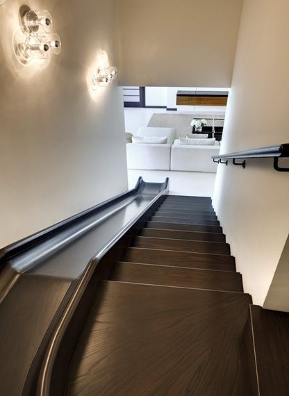 It's official! Your home needs a fun slide Stair Slide, Indoor Slides, House Funny, Smart Tiles, House Goals, Staircase Design, Stairs Design, Dream Rooms, Basement Remodeling