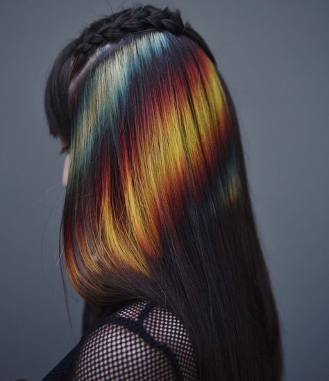 Colorblock Hair, Hair Color Placement, High Fashion Hair, Vivid Hair Color, Creative Hair Color, Hair Creations, Art Daily, Hair Trend, Normal Hair