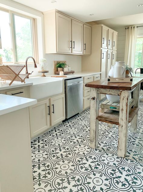 Farmhouse Kitchen Floor Ideas and Inspiration | Hunker Tile Update, Farmhouse Kitchen Flooring, Farmhouse Style Kitchen Decor, Kitchen Flooring Ideas, Black And White Tile, Modern Farmhouse Decor Ideas, Fixer Upper Inspired, Kitchen Floors, Farmhouse Kitchen Island