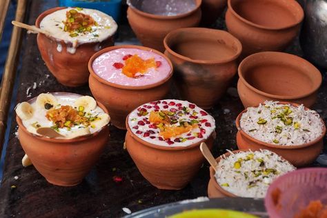 19 Old And Lost Recipes Of India: TripHobo Street Foods, Light Snacks, Food Tasting, Samosa, Varanasi, Food Tours, Food Culture, Biryani, Local Food