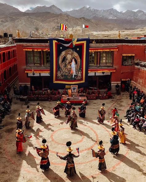 Cham dance is a sacred performance in Tibetan Buddhism, performed by monks during festivals to honor deities and ward off negative forces. Dancers wear elaborate costumes and masks, representing wrathful deities, protector spirits, and animals. The ritual, set to traditional music, conveys spiritual stories of good overcoming evil and serves as a blessing for the community. Performed in monastery courtyards, the Cham dance symbolizes purification, protection, and spiritual renewal, while pre... Annapurna Trek, Asian Festival, Tibet Art, Tibetan Monk, Guru Rinpoche, Artsy Photos, Nepal Travel, Gautama Buddha, Nice Places