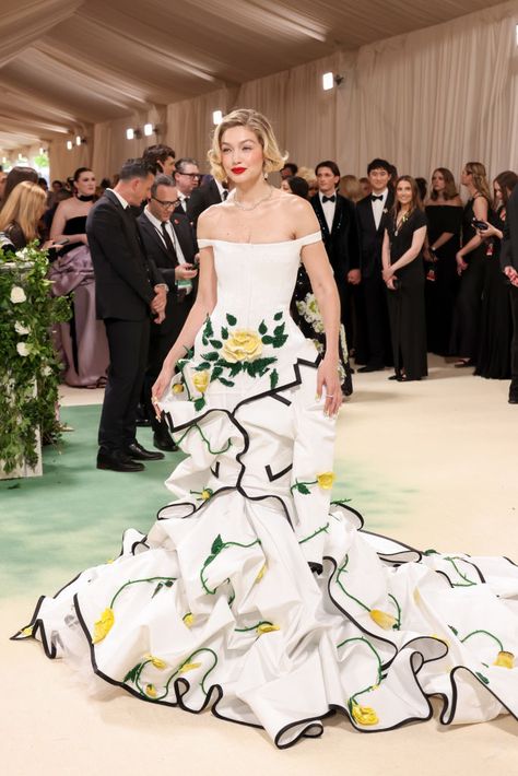 NEW YORK, NEW YORK - MAY 06: Gigi Hadid attends The 2024 Met Gala Celebrating "Sleeping Beauties: Reawakening Fashion" at The Metropolitan Museum of Art on May 06, 2024 in New York City. (Photo by John Shearer/WireImage) Met Gala 2024, Met Gala 2024 Designs, Gigi Hadid Met Gala 2021, Gig Hadid Met Gala, Met Gala 2024 Garden Of Time, Gigi Hadid Images, Gigi Hadid Met Gala 2018, Reawakening Fashion, Gala Outfits