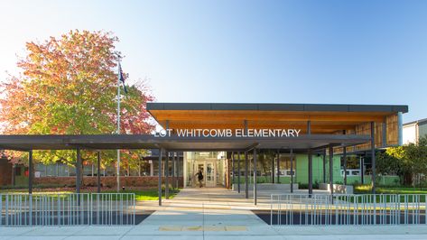 Lot Whitcomb Elementary School - Opsis Architecture Elementary School Architecture, Bright Front Doors, Acoustical Ceiling, Outdoor Learning Spaces, Early Childhood Centre, Welcome Students, Entry Design, Clerestory Windows, Modular Building