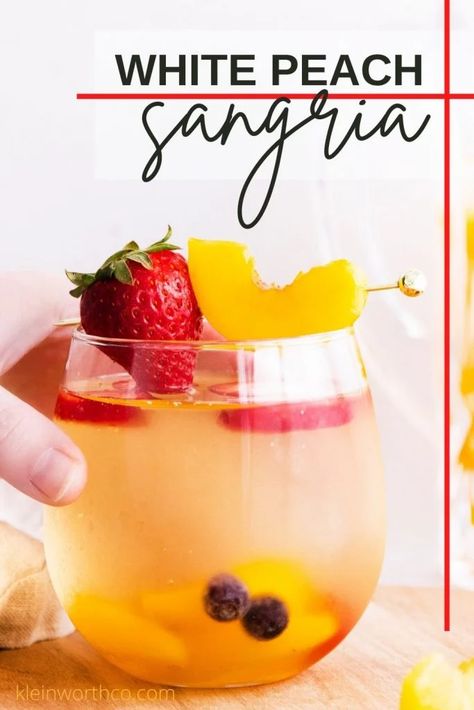 Brandy Sangria, Peach Sangria Recipes, White Peach Sangria, White Sangria Recipe, Champagne Margaritas, Frozen Pina Colada, Sangria Cocktail, Fruity Wine, Entertaining Food