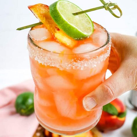 Peach Margarita Recipe - Delightful E Made Peach Margarita Recipe, Blackberry Margarita Recipe, Peach Margarita Recipes, Peach Muffin Recipes, Salmon Tacos Recipe, Mango Margarita Recipe, Peach Jello, Raspberry Margarita, Blackberry Margarita