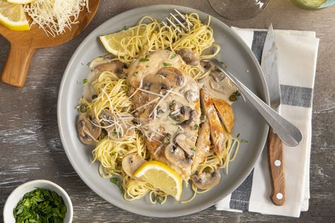 How to Make The Cheesecake Factory Chicken Piccata Copycat Recipe Chicken Piccata Cheesecake Factory, Cheesecake Factory Chicken, Cheesecake Factory Recipe, Cheesecake Factory Pasta, Louisiana Chicken Pasta, Lemon Basil Chicken, Lemon Chicken Piccata, Cheesecake Factory Recipes, Chicken Piccata Recipe