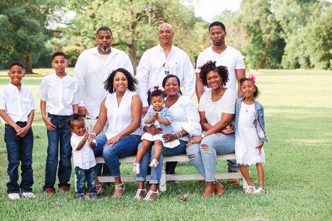 Family Outdoor Photoshoot, Large Family Pictures, Family Photo Outfits Summer, Outdoor Family Photoshoot, Holiday Shoot, African American Family, Family Portrait Poses, Outdoor Family Photos, Family Picture Poses