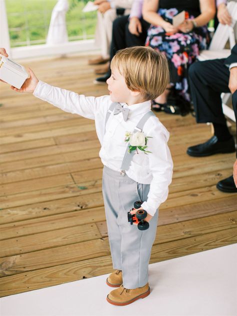 Light Grey Ring Bearer Outfit, Ring Bearer Gray Outfit, Ringer Bearer Outfit, Ring Barrier Ideas Boys, Gray Ring Bearer Outfit, Ring Boy Wedding, Ring Bearer Outfit Grey, Ring Bearer Ideas, Jean Wedding