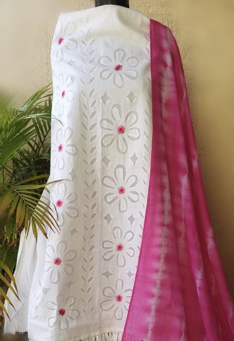 #appliquedesigns #applique #cotton #punjabiwedding #punjabisuit #punjabibride #celebrityfashion #fashion #style #cottonsuit #printed #dupatta #boutique Applique Dresses, Aplic Work, Simple Frock, Simple Frock Design, Simple Frocks, Applique Work, Fashionable Dress, Dress Idea, Printed Dupatta