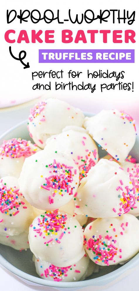 These no bake cake batter truffles are a MUST for birthday parties and holidays! Made in under 30 minutes, they are an easy no bake truffles dessert recipe you can't refuse. Funfetti Ideas, Funfetti Dessert Recipes, Cake Truffles Recipe, Cake Batter Truffles, Truffle Recipe Easy, No Bake Cake Pops, No Bake Truffles, Cake Ball Recipes, Cheesecake Truffles